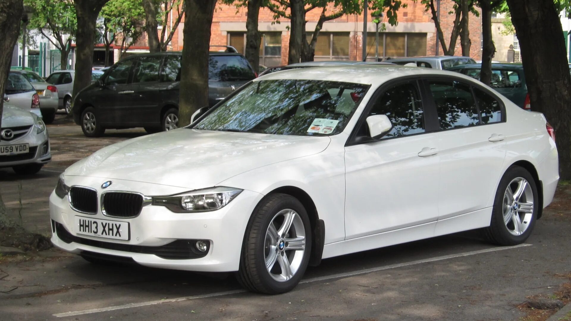Bmw 3 316. Бмв 316 ф30. Bmw f30 318i. Бмв 320 f30. Бмв 316 ф30.