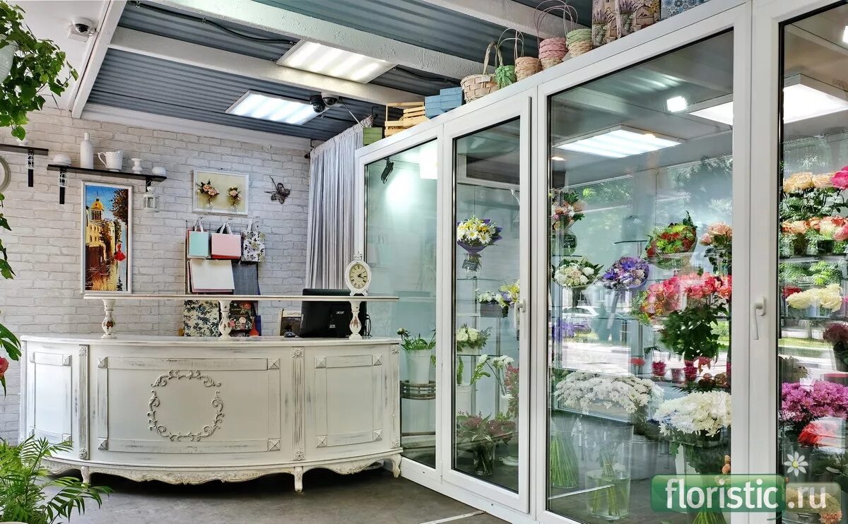 Ассортимент цветочного магазина. Цветочный магазин. Красивый цветочный магазин. Цветочный магазин. Цветочный магазин.
