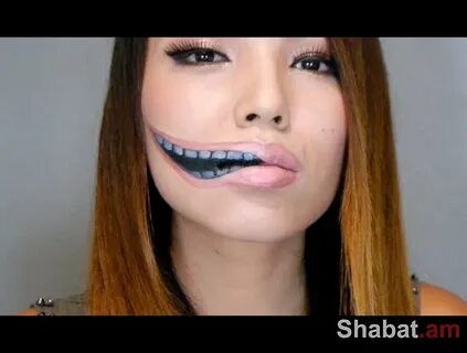 Stretching lips