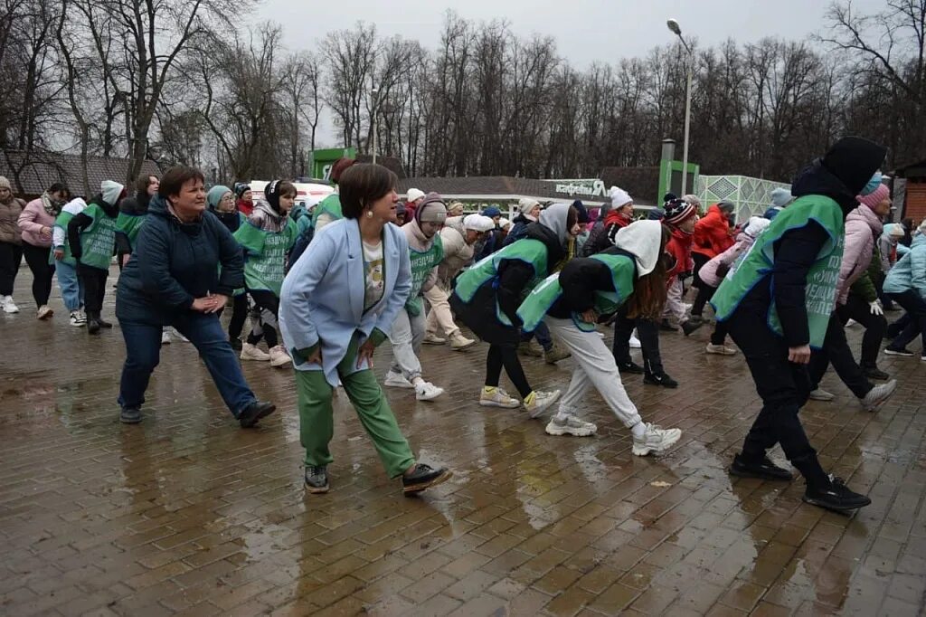село серафимовский туймазинского района. приглашение на зарядку с чемпионом. акция зарядка под защитой. массовая физическая культура. акция зарядка для всех.