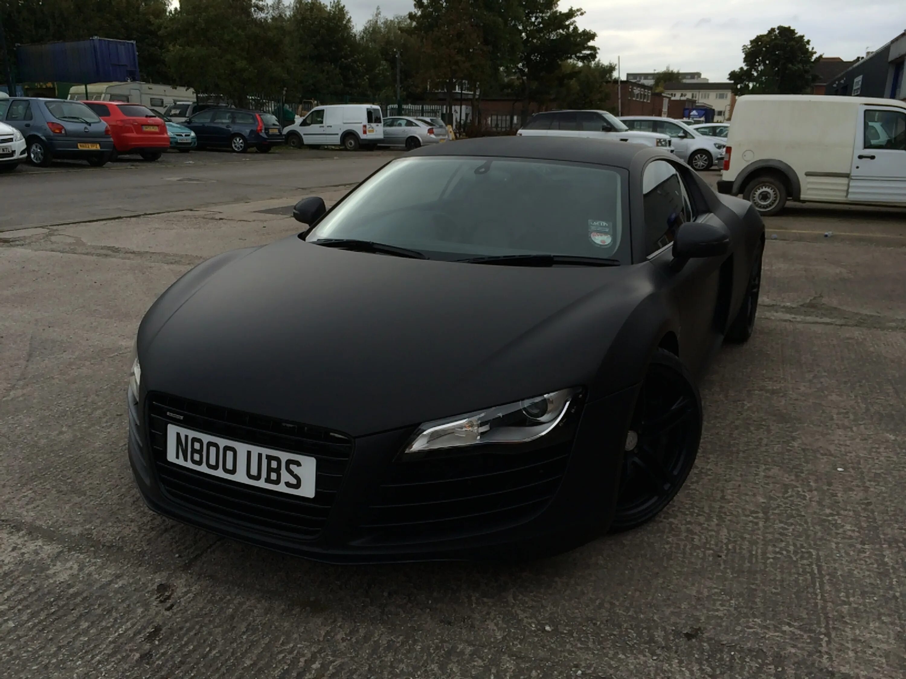 Ауди черная матовая. Audi r8 Black Matte. Ауди r8 черная матовая. Ауди r8 тонированная.