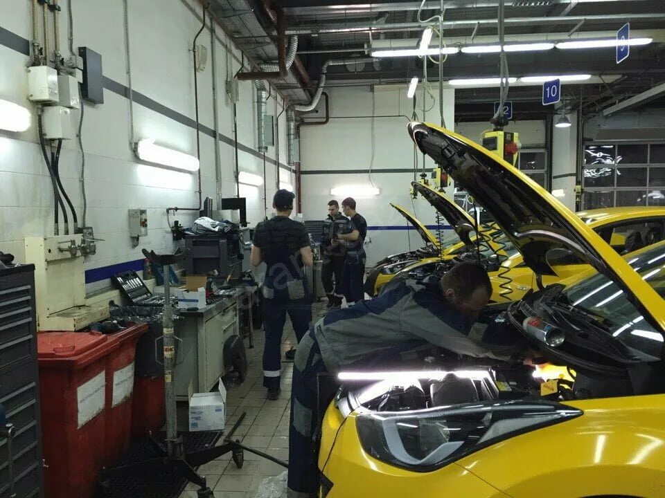 газовый автосервис. техцентр газ. газовоё оборудование в новомосковске. девушка в автосервисе. автосервис хонда пилот.