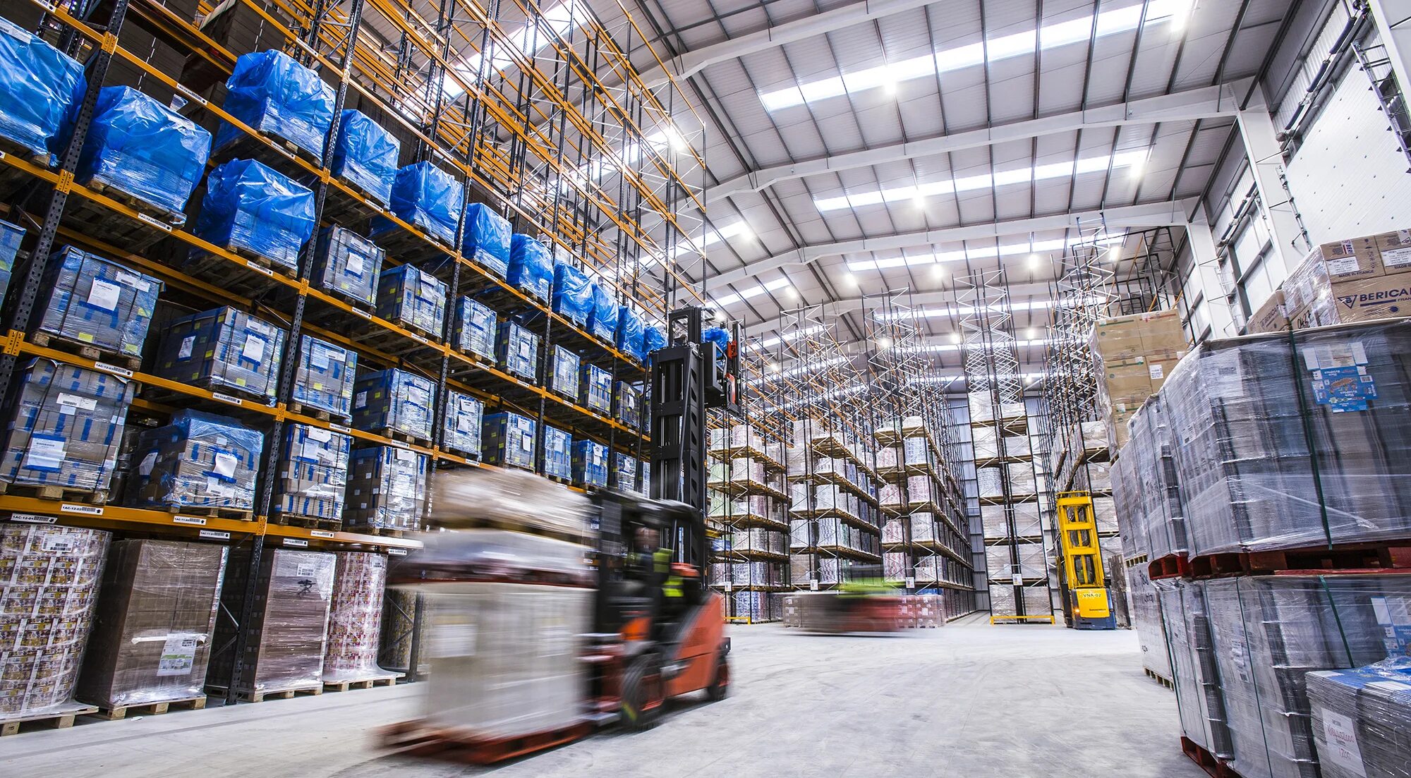 Склад вайлдберриз. Склад временного хранения. Оптовая торговля. Хранение грузов. Склад товаров.