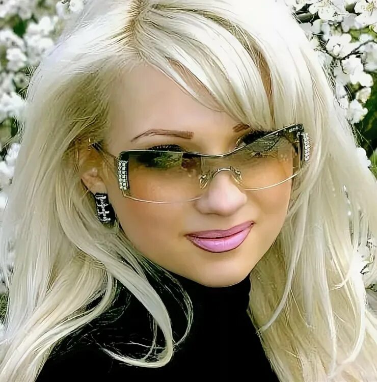 Красивая блондинка в очках. Блондинка 40 лет. Красивые блондинки в возрасте. Одноклассники знакомства с женщинами за 40