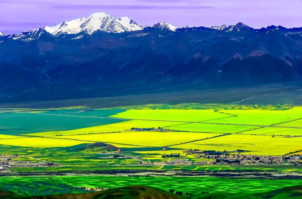 Цинхай китай. Озеро кукунор в китае. Цинхай кукунор. Горы тибет-цинхай. Цинхай.