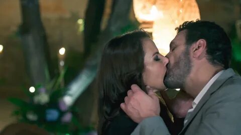 Watch La Reina del Sur Episode: El primer beso - NBC.com.