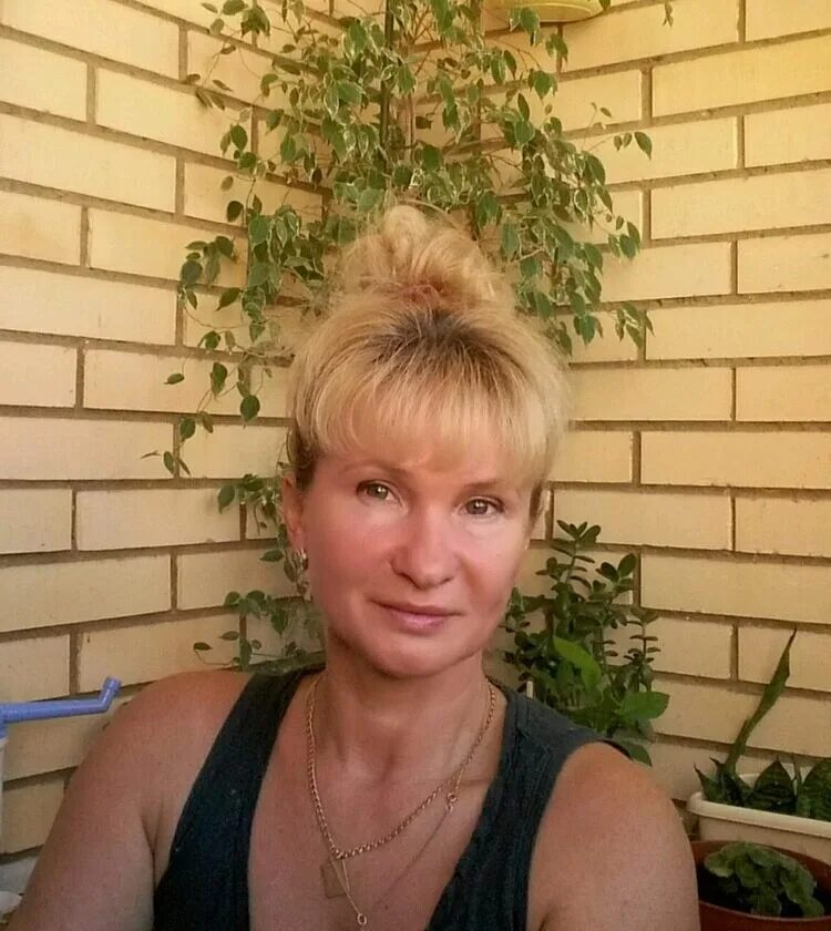 Татьяна домодедово. Свободные женщины домодедово. Женщины для встреч в домодедове. Ищу женщину домодедово. Ищу женщину болгария бургас с квартирой для совместного проживания.