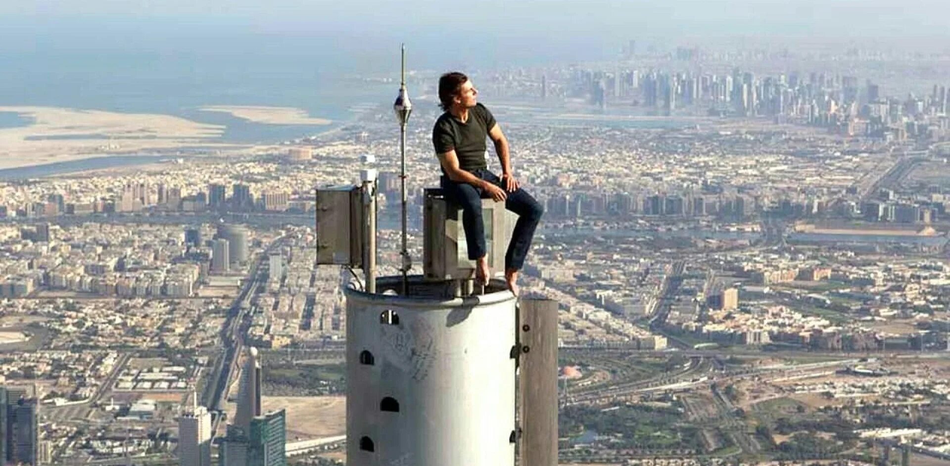 Плацкартный вагон. Виталий раскалов руфер. Верхние места в поезде. Как залазить на верхнюю полку в поезде. Как забраться на вторую.