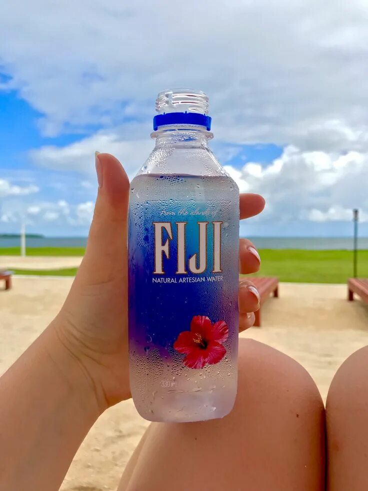 Fiji вода. Fuji вода минеральная. Fiji Artesian Water Eau Artesienne. Fiji вода Эстетика.