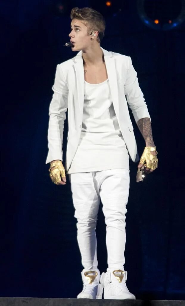 Bieber believe. Bieber believe. Джастин бибер believe. Джастин бибер обложки альбомов. Believe (альбом джастина бибера).