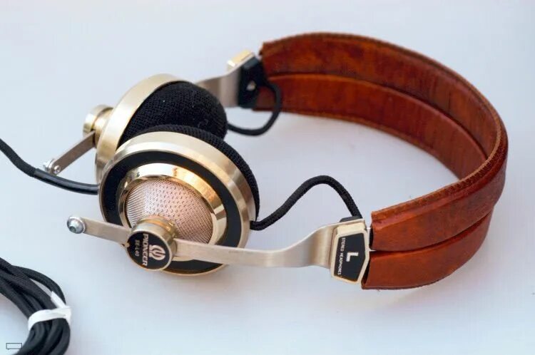 Наушники старого телевизора. Retro Pioneer Headphones. Наушники Pioneer Винтаж. Наушники Винтаж сони Пионер. Pioneer se-l40 (1971 год, Япония).