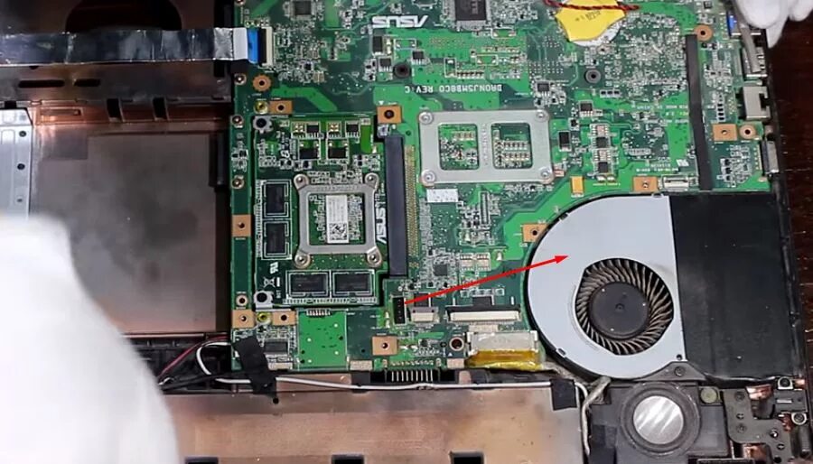 видеочип ноутбука снизу контакты. поменять видеокарту ноутбуке asus. ноутбук асус x55u. поменять видеокарту ноутбуке asus. видеокарта ноутбука asus k56c.