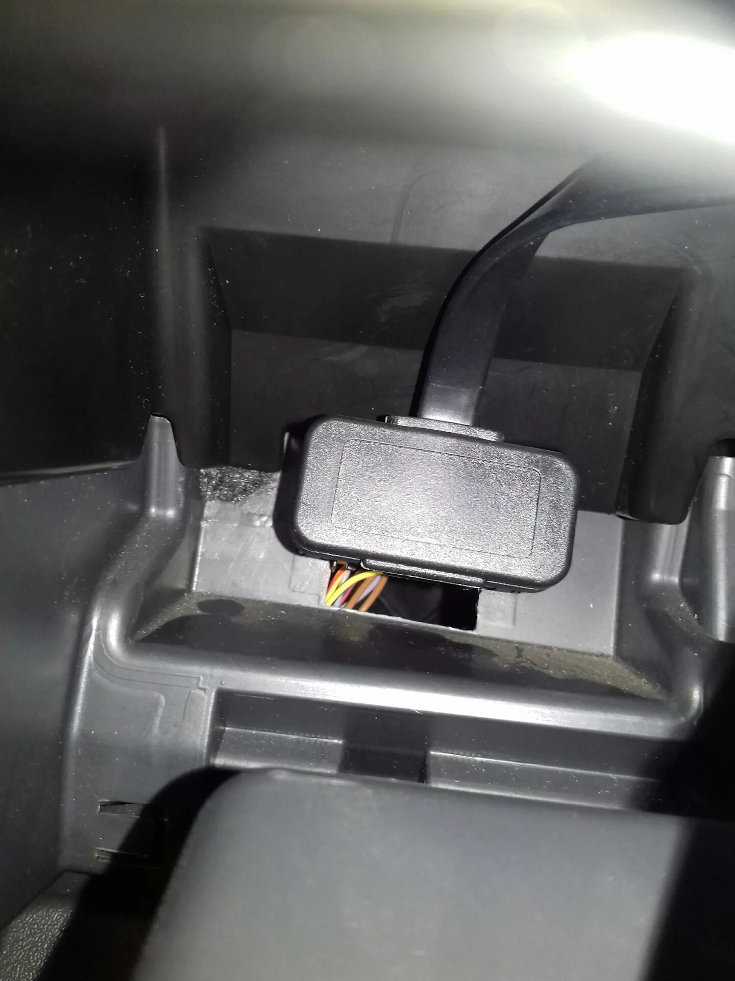 Obd приоры. Разъем обд 2 приора. разъём обд 2 лада приора. диагностический разъём obd2 приора. лада приора obd2.