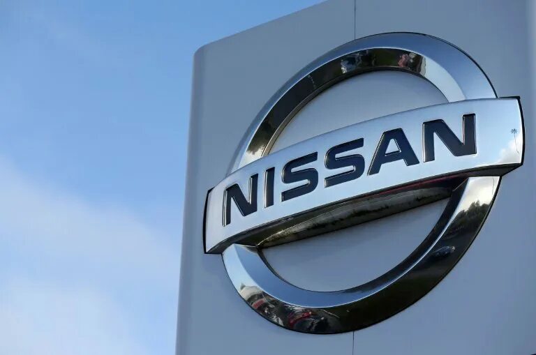 Nissan фирмы. Логотип машины ниссан. Ниссан логотип 2020. Первый логотип ниссан. Nissan motor.