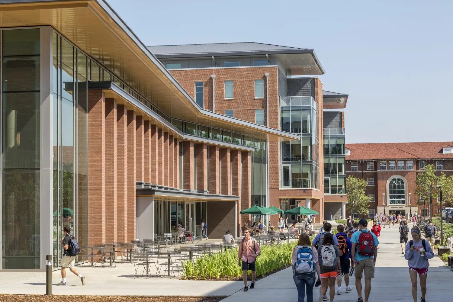Университетский кампус. Университет Клемсона кампус. Стэнфордский университет архитектура кампуса. Кампус университет фасады.