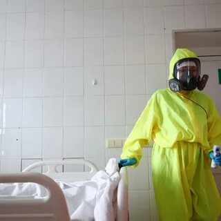В первый день больной заражает четырех человек