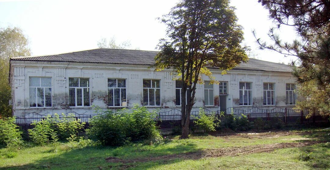 Краснодарский край, ленинградский, станица крыловская. Погода краснодарский край станица крыловская. Погода краснодарский край станица крыловская. Станица крыловская памятник речкалову. Станица октябрьская крыловского района.