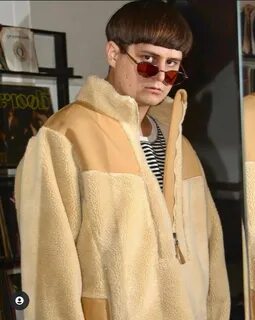 Is oliver tree's hair real