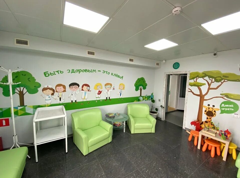 Медцентр детство. Медицинский центр семь докторов Новороссийск. Детский медицинский центр. Детский медцентр. Медицинский центр для детей дет сада.
