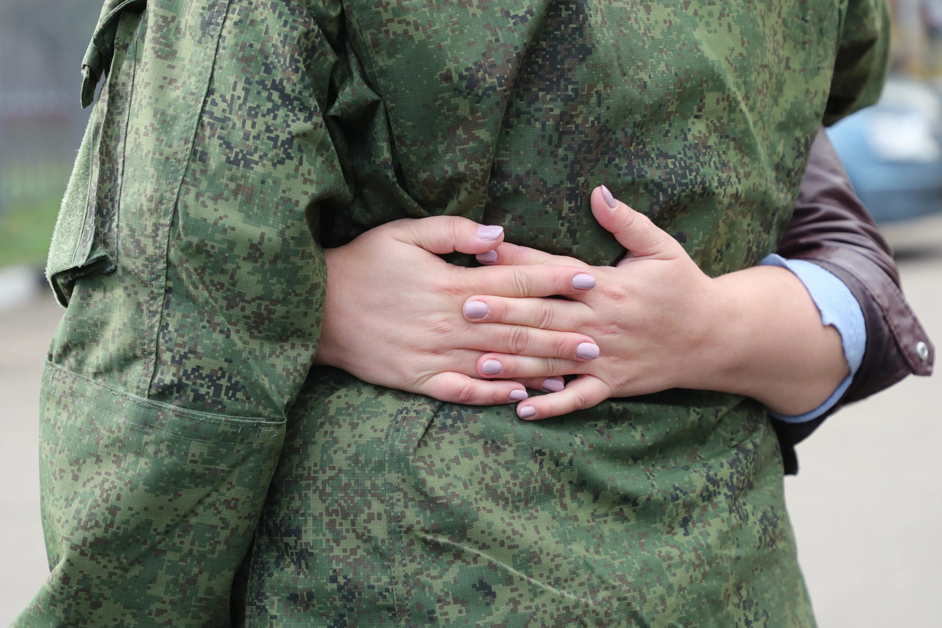 Поддержка семей военнослужащих. Поддержка военных. выплаты военным. поддержим наших военных. военная служба за деньги.
