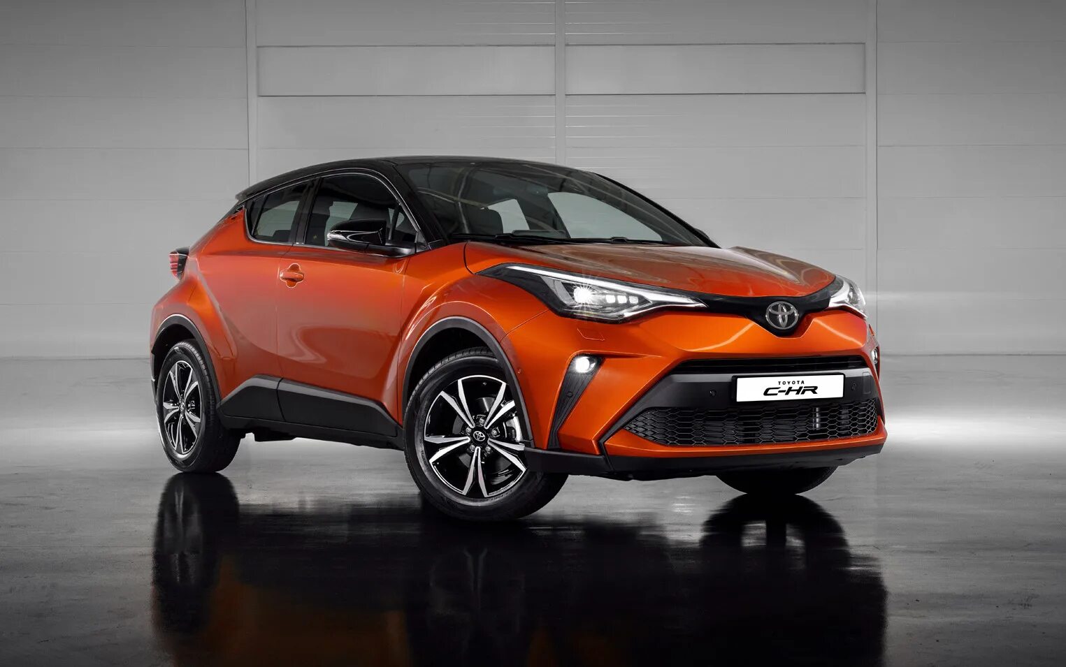 Купить тойоту кроссовер. Toyota c-HR 2022. Toyota паркетник Chr. Тойота Chr купе. Тойота купе Модельный ряд 2020.