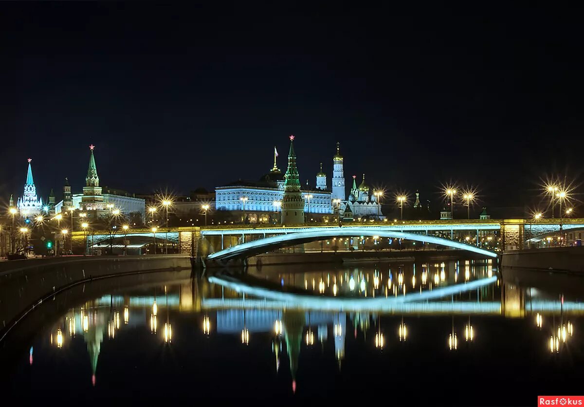 ночная москва. ночной кремль москва. московская ночь какого года. центр москвы ночью. ночная москва весной.