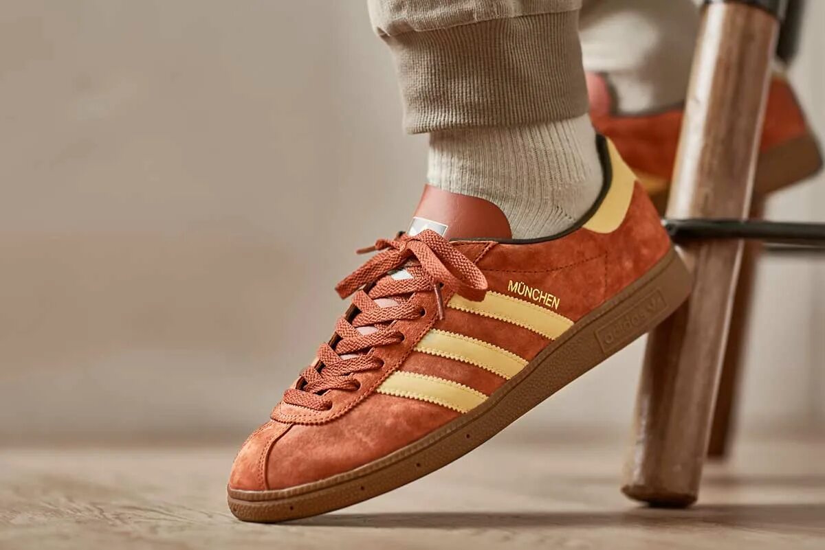 Кроссовки adidas Spezial Munchen. Кеды adidas Munchen. Adidas Spezial 2015. Кроссовки adidas Spezial коричневые. Адидас коричнево розовые