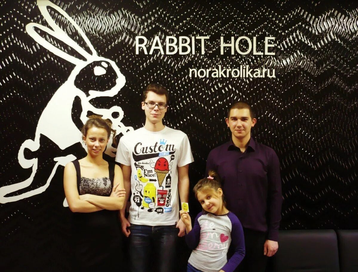 Rabbit hole feat deco 27. Rabbit hole квесты СПБ. Rabbit hole Ижевск. Компания по организации квестов в реальности Rabbit House.