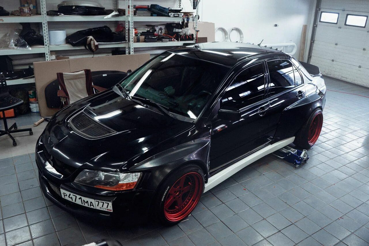 Эво карс симферополь. Mitsubishi EVO 9 Widebody. Лансер 10 Widebody. Mitsubishi Lancer Evolution 8 Widebody. Лансер Эво 10 расширение.