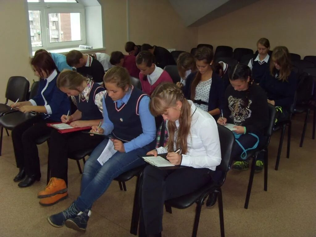 Адыгейск люди. Адыгейск люди. Адыгейск 2022. Глава г адыгейска тлехас. Мемориал майкоп.