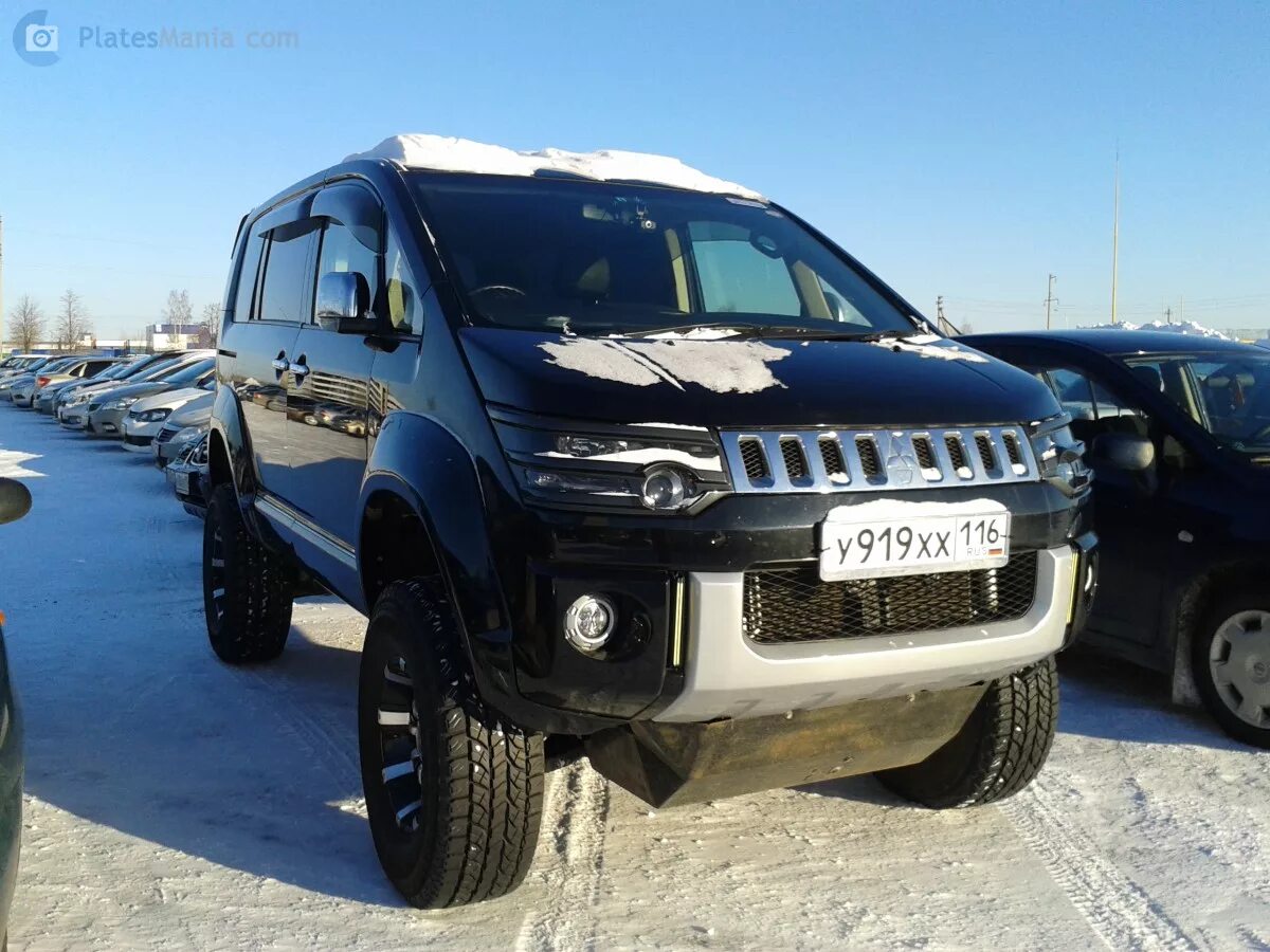 Делика d5. Делика 5. Мицубиси Делика с левым рулем. Mitsubishi Delica d:5 левый руль.