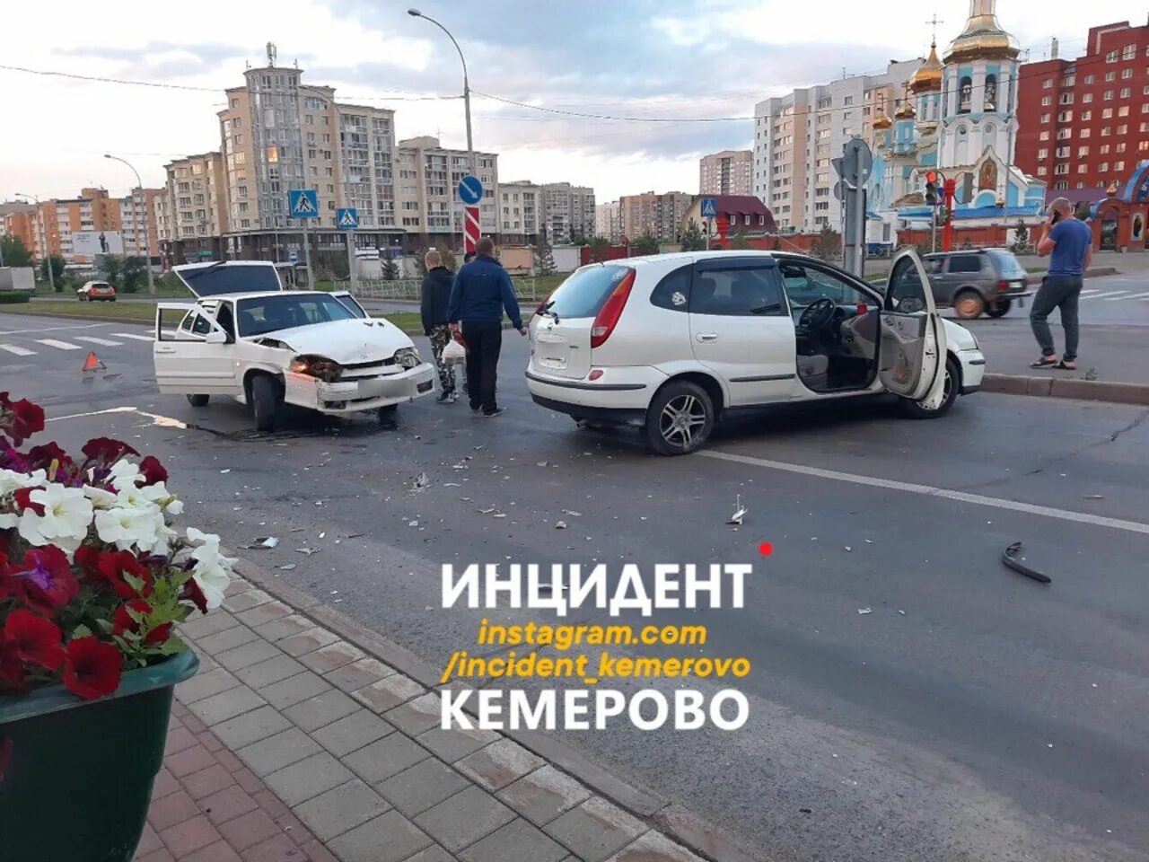 Канал победа сегодня кемерово. Перекресток Базовая Космическая Кемерово. Кемерово Двужильного дом 12 случались ли там происшествия. Машины Кемерово Сибдепо.