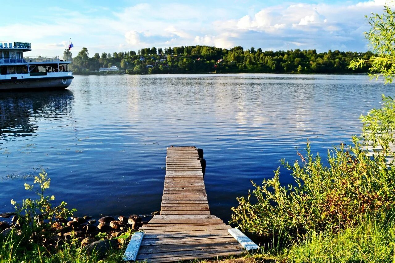 Волга вода россии. Река Волга Плес. Волга плёс речные. Городок Плес на Волге. Река Шексна Плес.