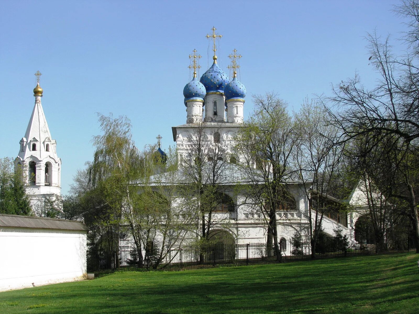 Храм Казанской Богоматери в Коломенском. Храм иконы Божией матери Коломенское. Коломенское храм Казанской Божьей матери. Церковь Казанской Божьей матери в Коломенском в Москве.