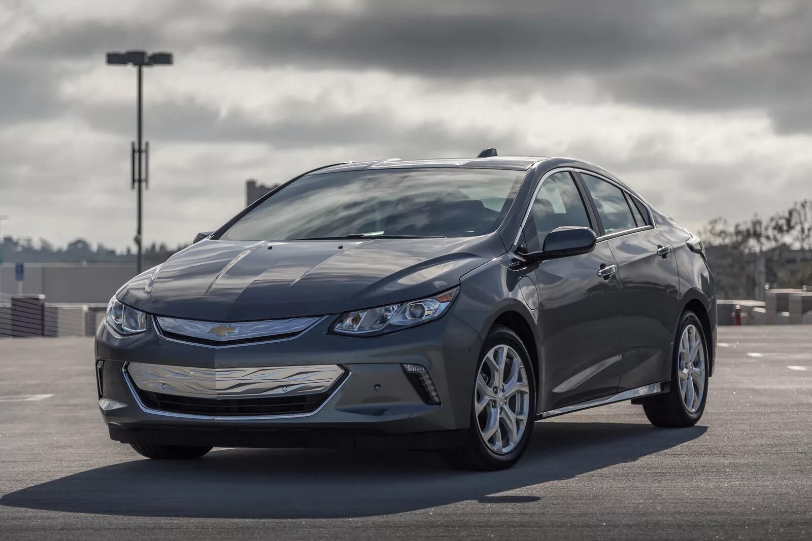 Volt 2017. Chevrolet Volt 2017. Chevrolet Volt 2. Шевроле вольт 2020. Chevrolet Volt 2 2018.