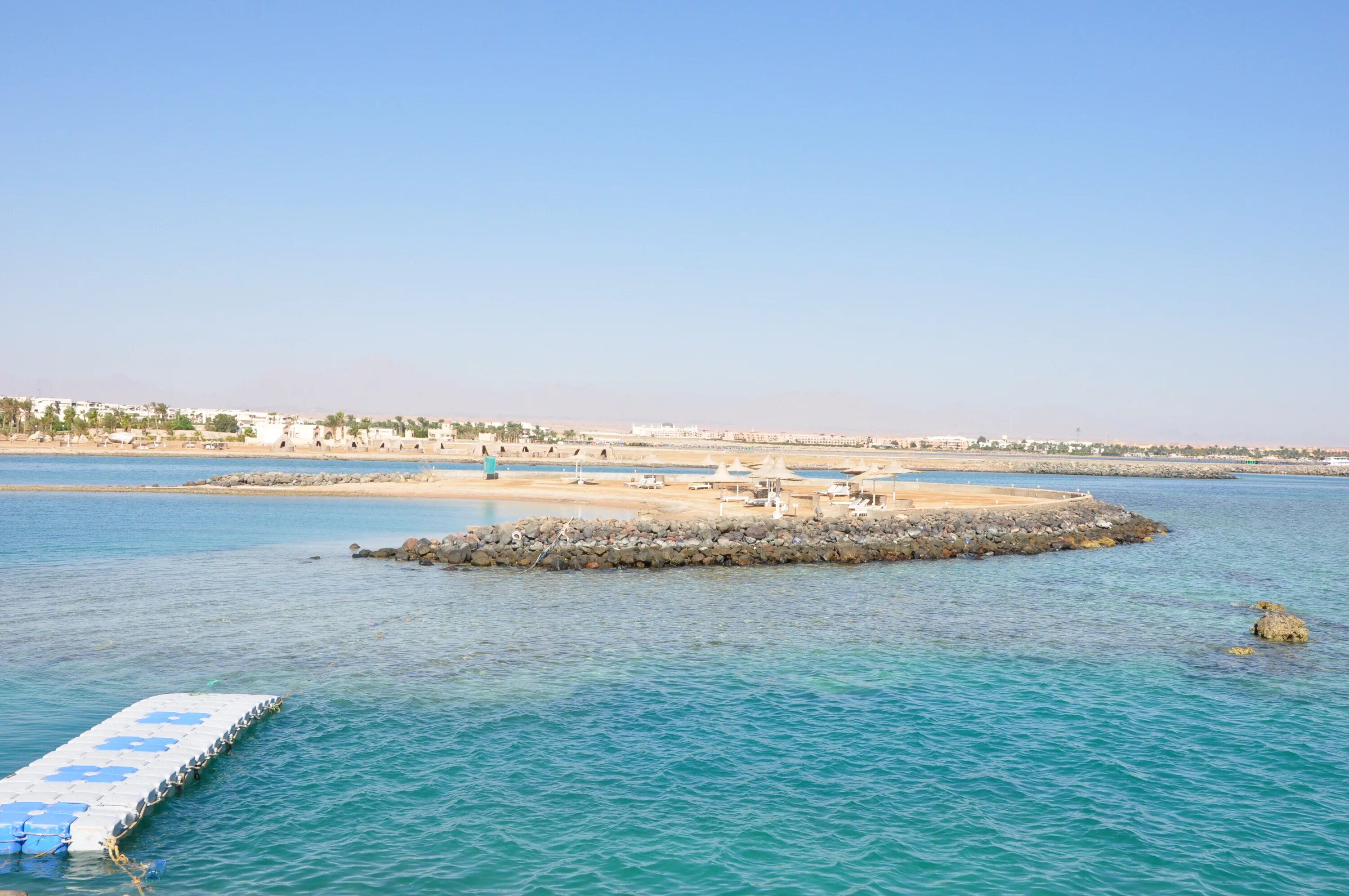 Coral beach hurghada 4. Корал Бич Хургада. Отель Корал Бич Хургада Египет. Coral Beach Resort Hurghada 4 горки. Dream Beach Хургада пляж.