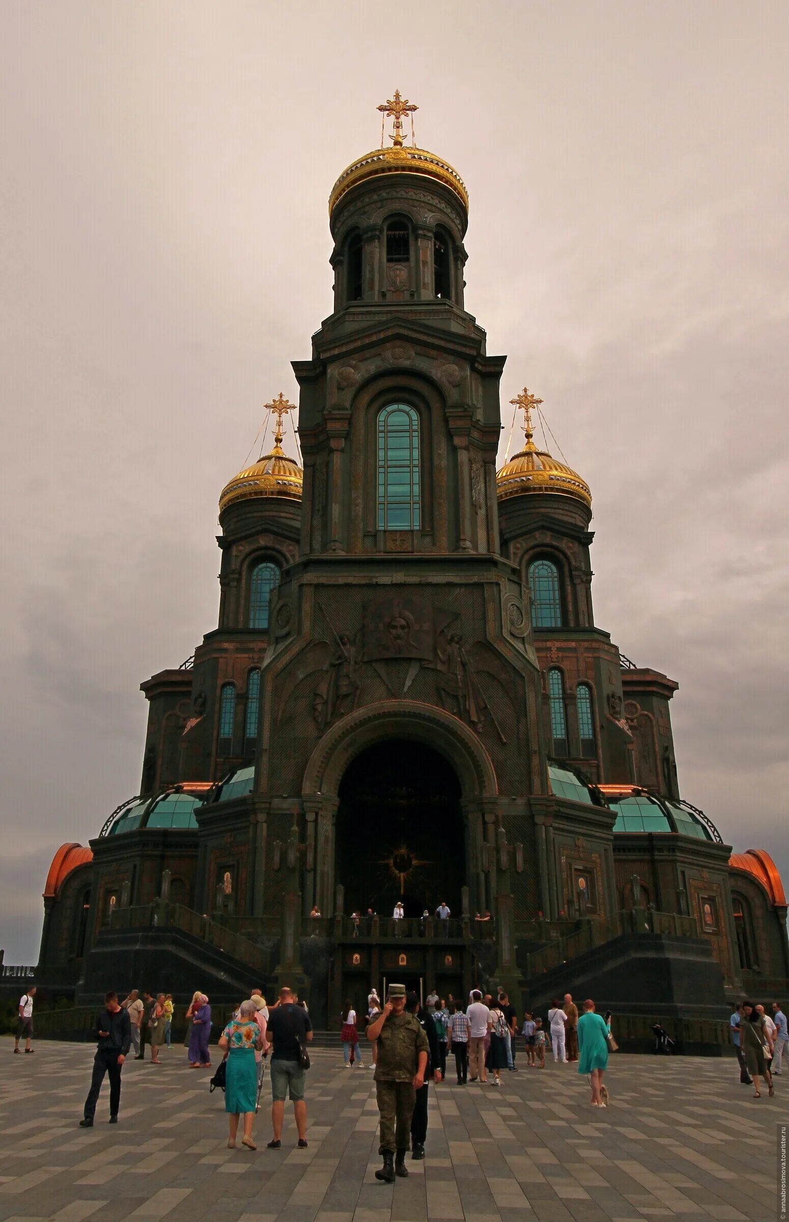 Главный храм министерства обороны российской федерации. Оружейный храм. Главный храм вооруженных сил российской федерации. Парк патриот главный храм вооруженных сил рф. Храм воскресения христова в парке патриот.