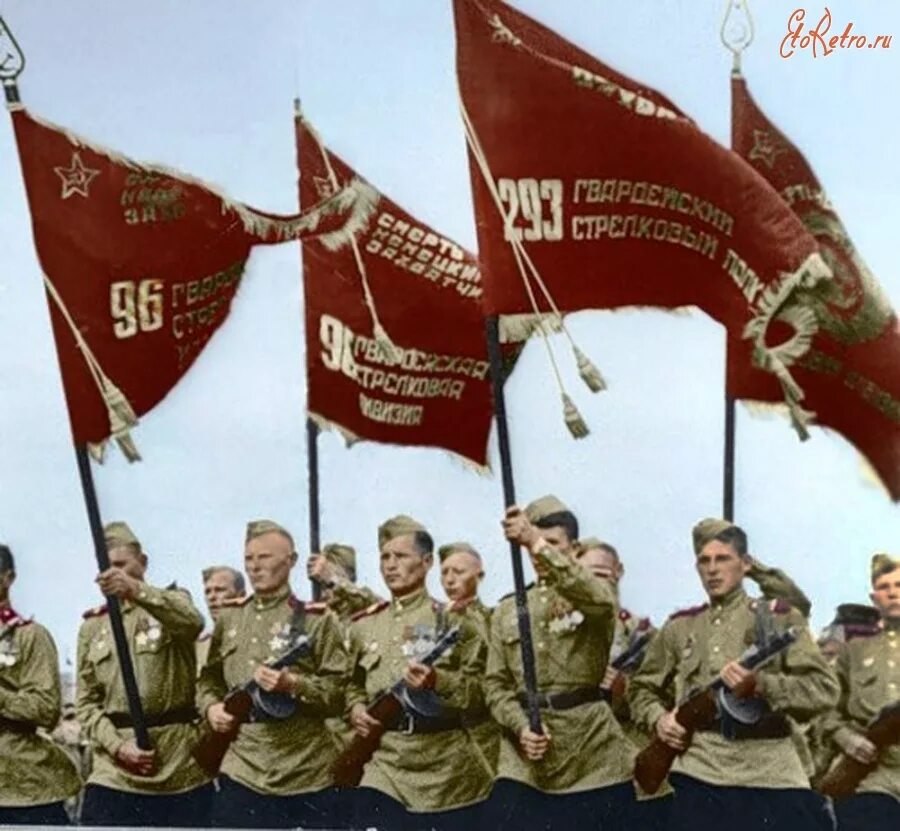 Флаг во время войны. Знамя Победы в Великой Отечественной войне 1941-1945. Боевое красное Знамя Победы СССР. Знамя Победы в войну 1945.