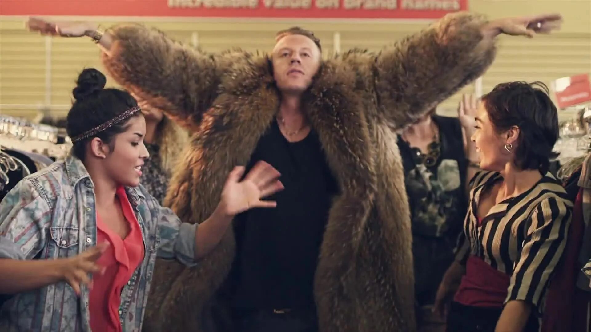 одежда для девушек. Olivia candy shop. Macklemore ryan lewis thrift shop. Hurry trolley png. Macklemore ryan lewis wanz.