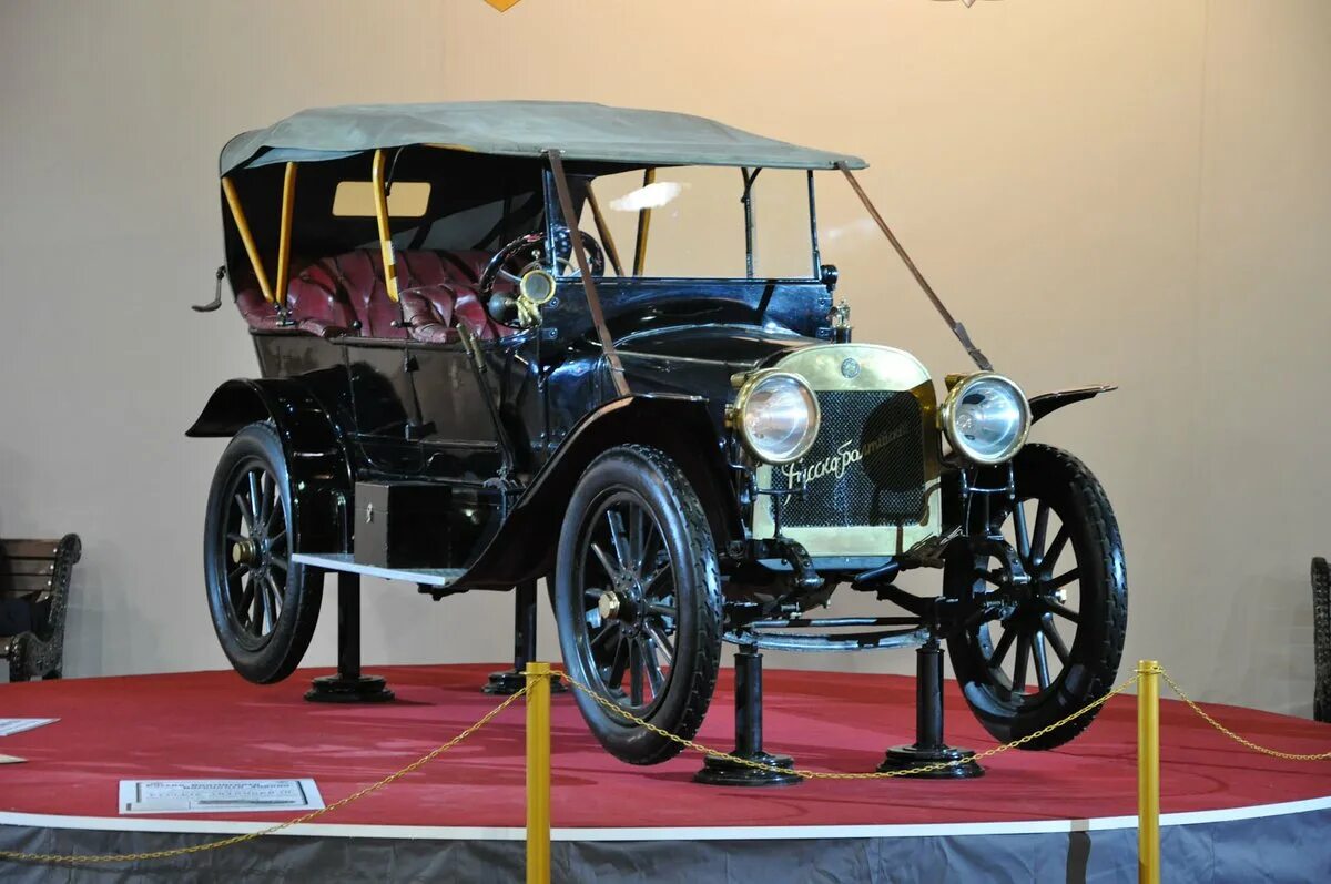 Первый автомобиль в москве. Автомобиль Руссо-Балт 1909. Первый серийный автомобиль российского производства Руссо-Балт. Руссо-Балт с-24/30. Автомобиль Руссо-Балт 1911 г.