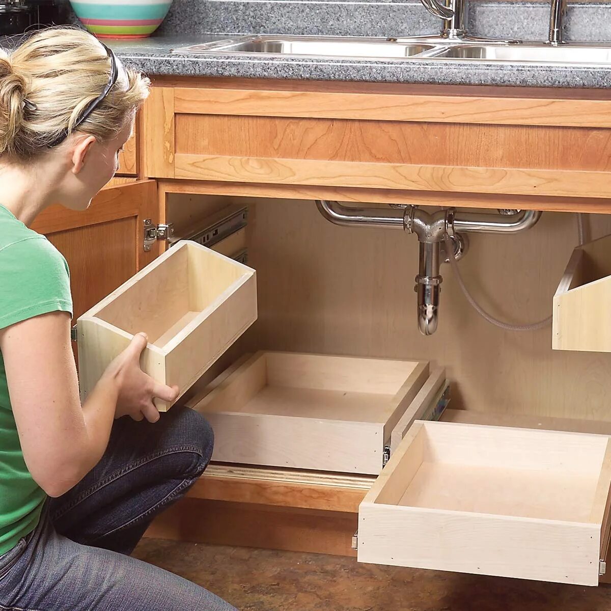Ящик под мойку для кухни. Выдвижной ящик под мойку. Выдвижные ящики под раковиной на кухне. Выдвижной ящик под мойку для кухни. Как собирать выдвижные шкафы