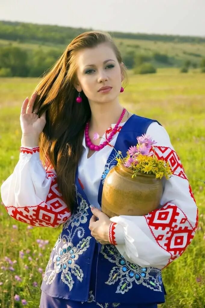 Ukrainian woman записи. Юкрейниан герл. Красивые женщины украины. Красивые украинки. Украинки в вышиванках.
