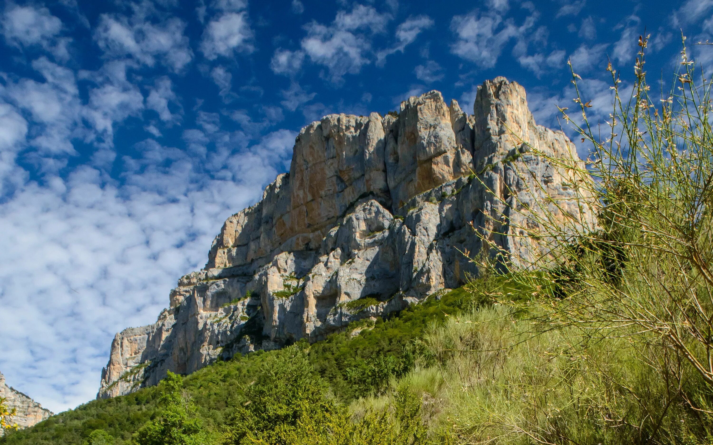 Скалы песня слушать. Скалы песня слушать. Скалы песня слушать. Скалы утёсы горы. Скалы песня слушать.