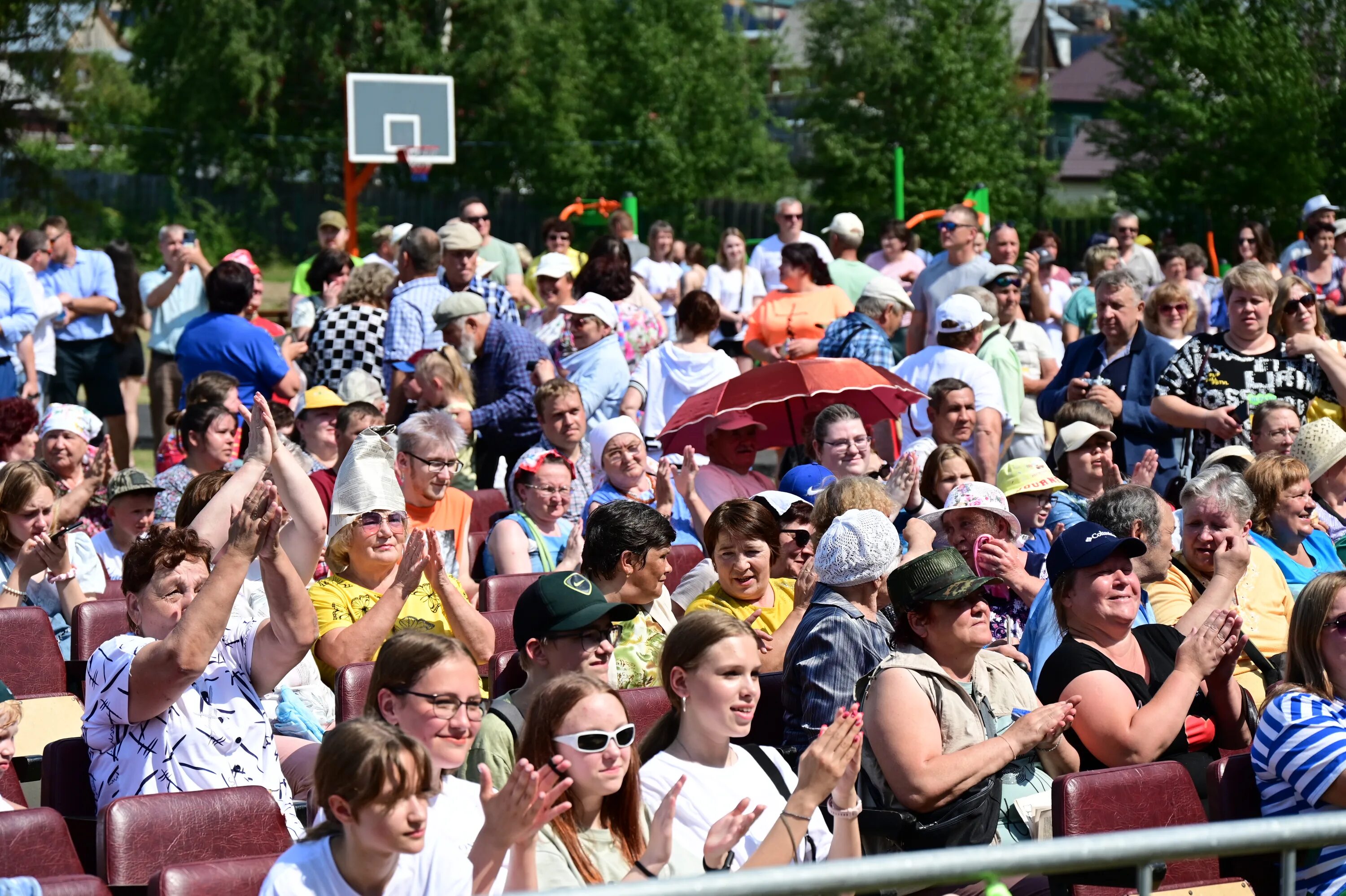 Деньгарь. Посёлок гари свердловской области. Годовой набор монет 2002 года. Деньгарь. Губернатор свердловской области евгений куйвашев.