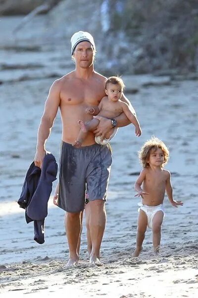 Метью макконахи биография личная жизнь дети фото Levi McConaughey is a Malibu Beach Baby: Photo 1833421 Photos Just Jared: Celebr