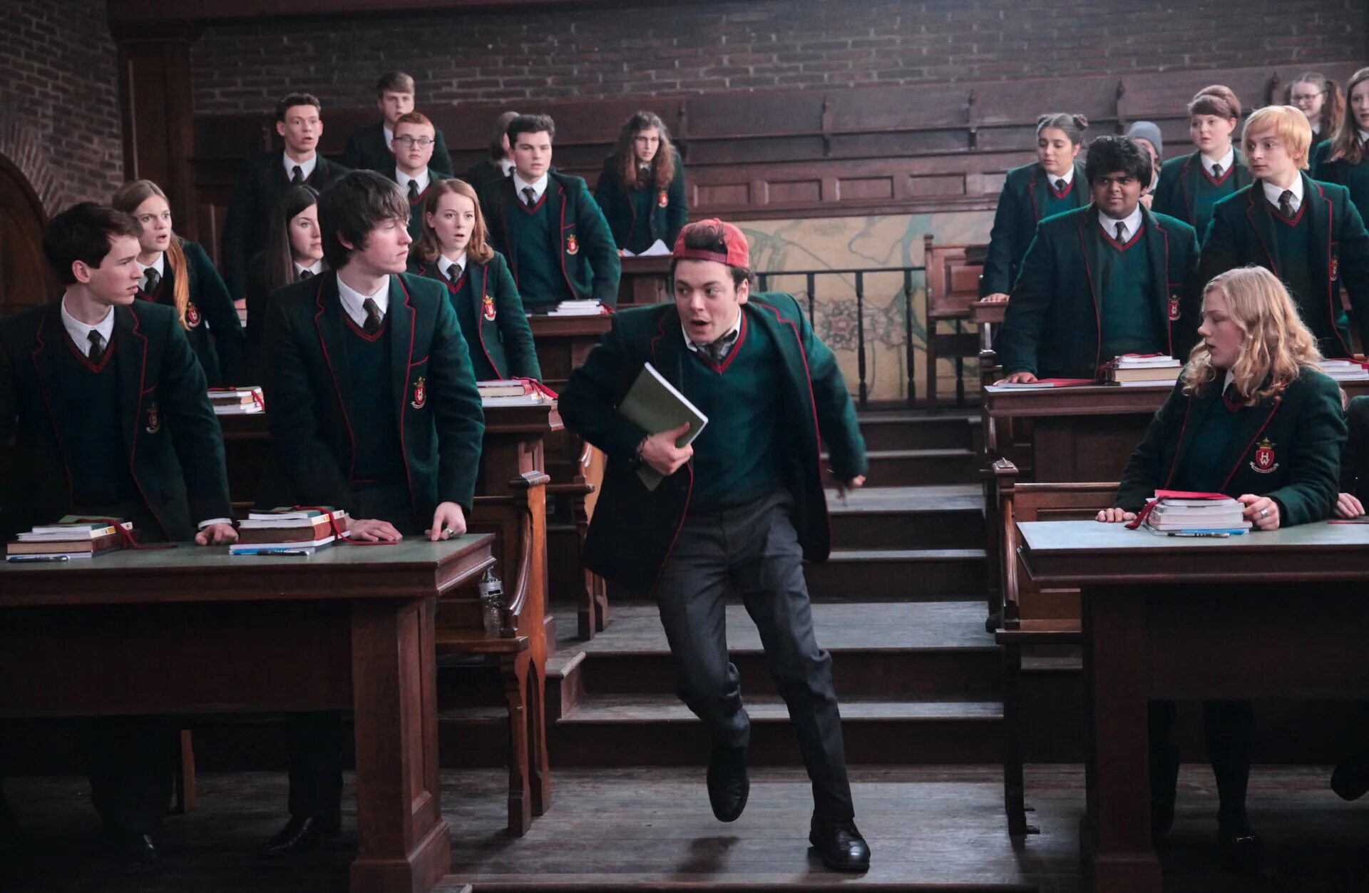 безумные преподы 2. фильм безумные преподы 2. стефи сельма безумные преподы. безумные преподы: миссия в лондон фильм 2015. кристиан клавье безумные преподы.