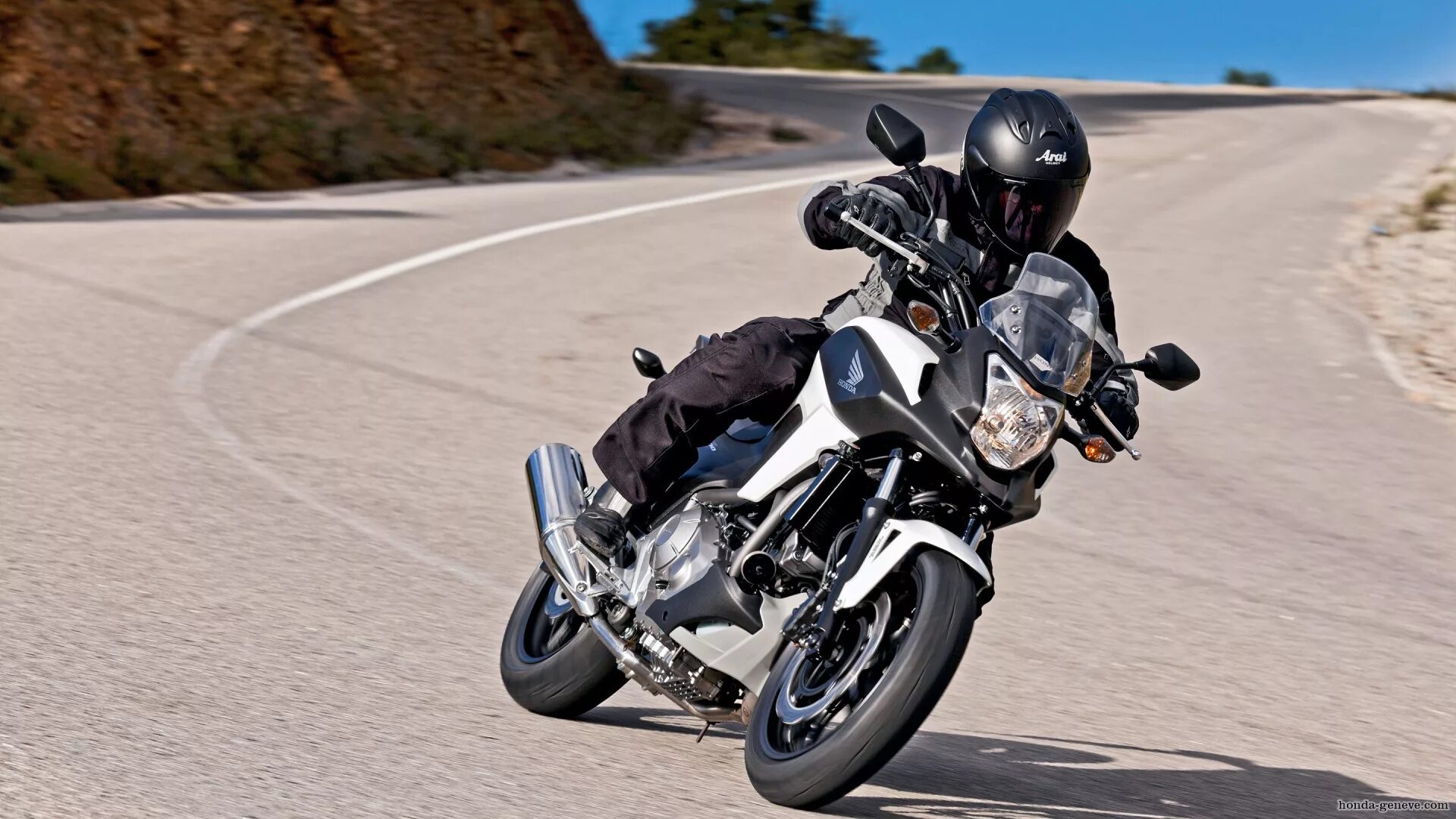 Honda nc700x. Honda nc700x обои. Honda nc700x Wallpaper. Мото тест драйв