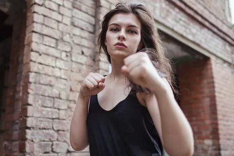 Девочка отбилась