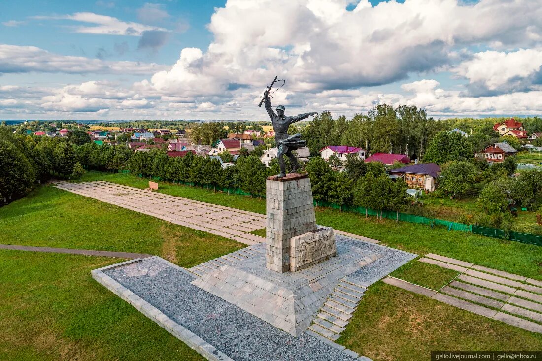 Яхрома стоит. Перемиловская высота в Яхроме. Памятник Перемиловская высота в Яхроме. Памятник Яхрома Перемилово. Перемиловская высота Дмитров.