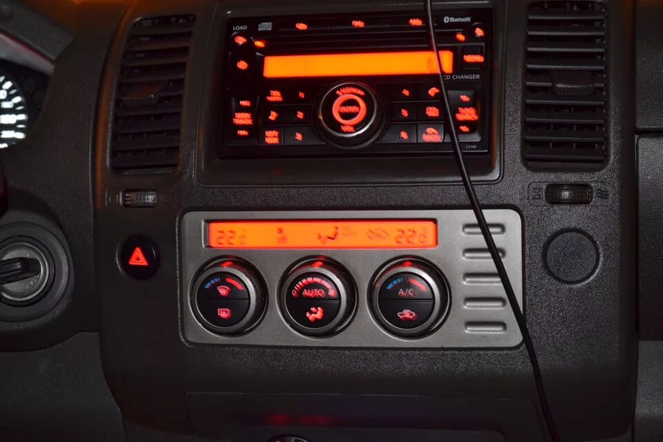 Не горит подсветка климат контроля. Блок климат контроля nissan navara. подсветка климата ниссан навара. подсветка климат контроля ниссан навара. navara панель блока климата.